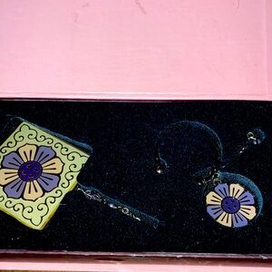 Vintage compact mirror and keychain set